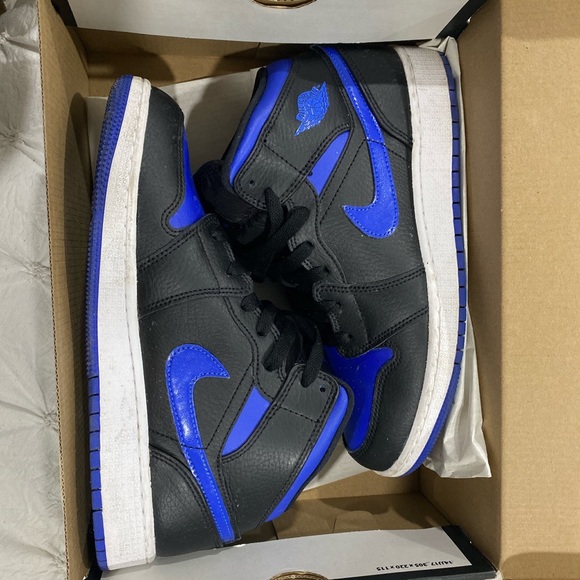 AIR JORDAN RETRO 1 - Picture 4 of 4